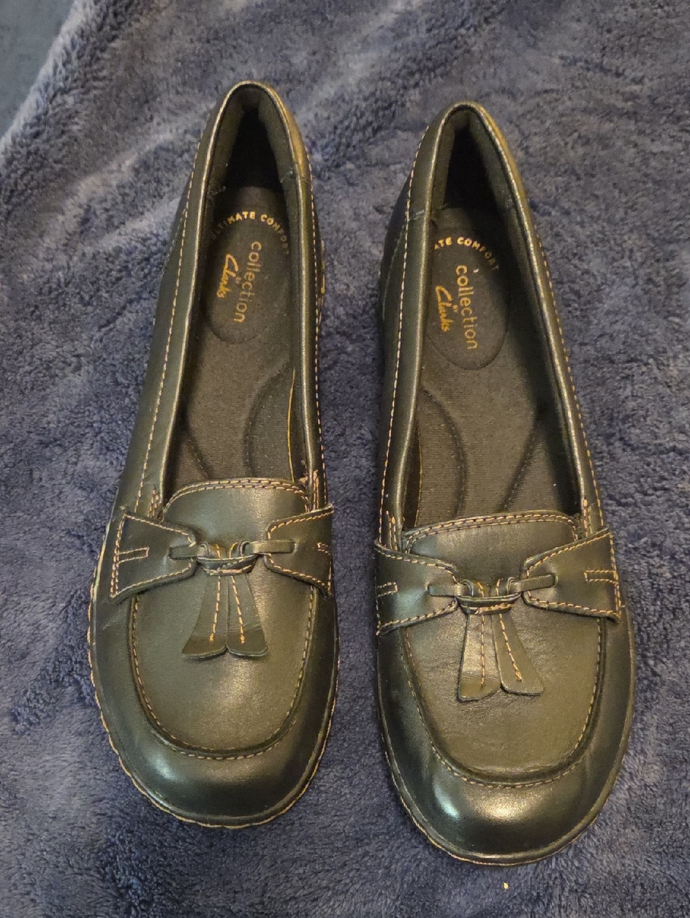 NWOT Clarks Ladies Black Leather Tassel Loafers